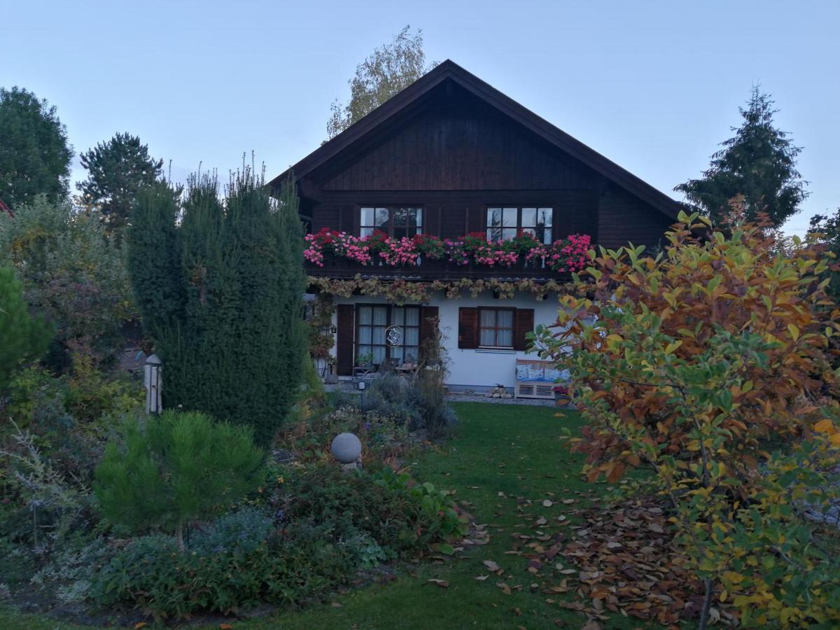 Apartment Haus Merlin Am Boeckelsberg Weimar  Esterno foto
