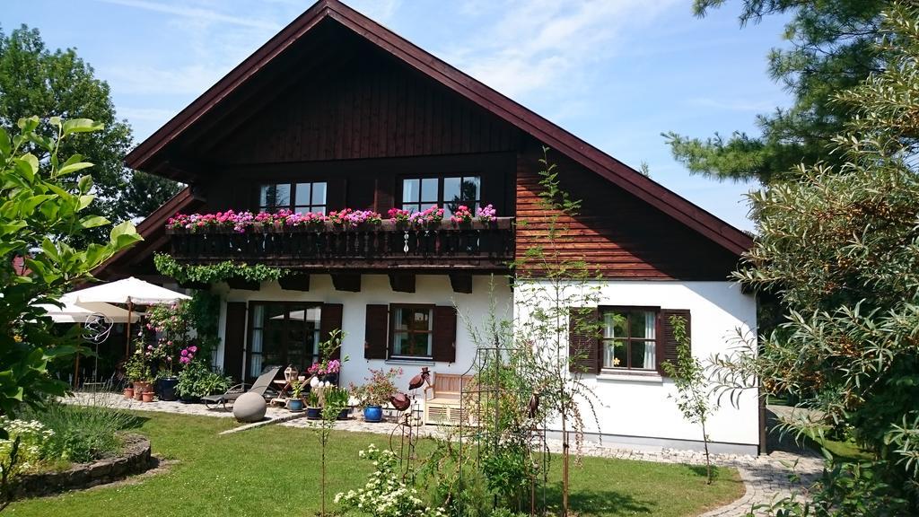 Apartment Haus Merlin Am Boeckelsberg Weimar  Esterno foto