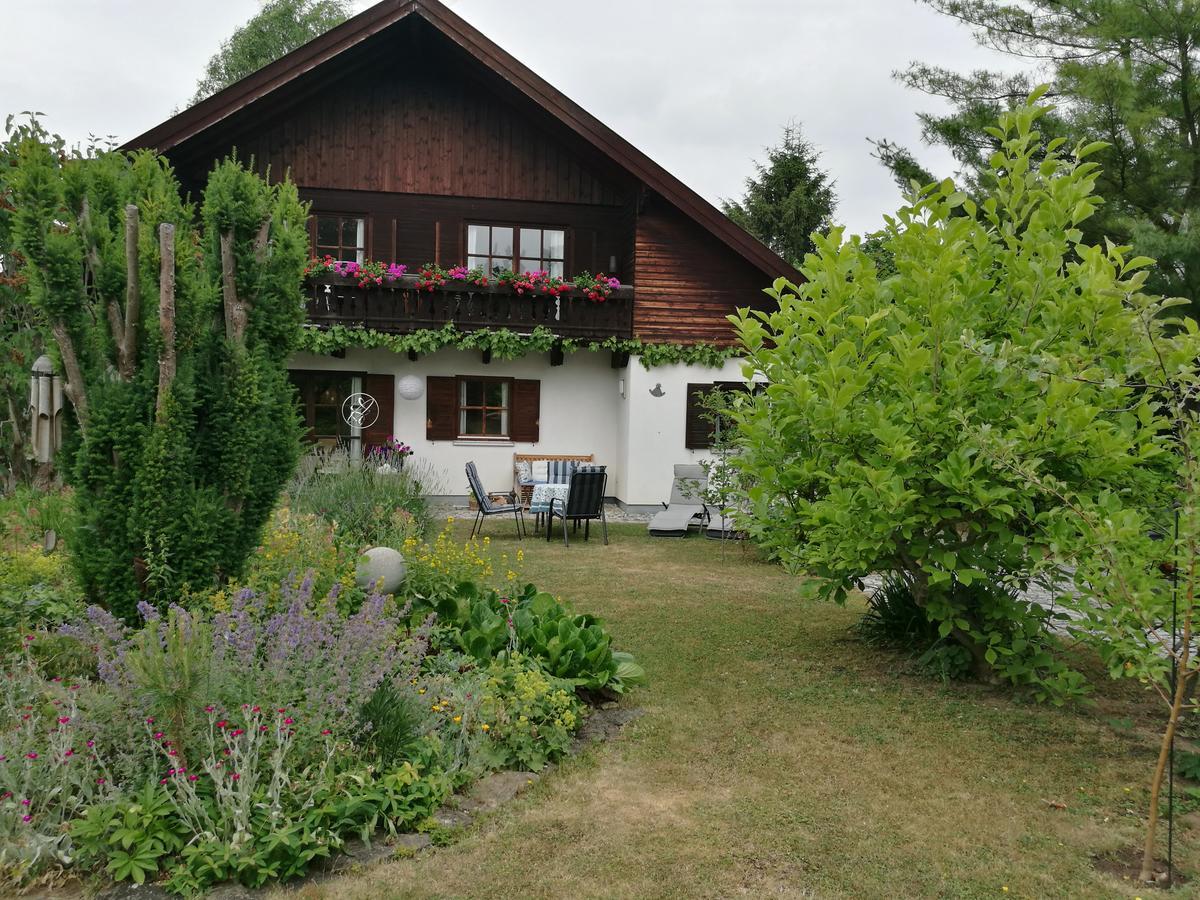 Apartment Haus Merlin Am Boeckelsberg Weimar  Esterno foto